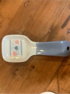 Unk Ceramic Spoon Rest in Light Blue with Heart Motif